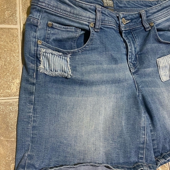 Soho Patchwork Short Jeans - Picture 4 of 5